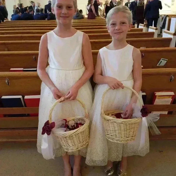 David’s Bridal Girls Size 7 Sleeveless Formal Cream button in back Dress w/Bow - Picture 11 of 14